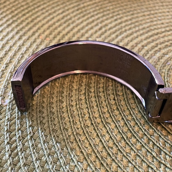 Purple and Silver Magnet Clasp Chunky Style Bracelet. Very Good Condition - Picture 4 of 8